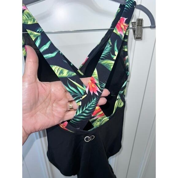 NWOT CALIA by Carrie Underwood Women's Tropical Print‎ One-Piece Swimsuit 4 - Picture 5 of 9